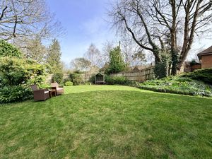 Photo 25- click for photo gallery